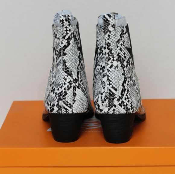 Size 6 Pointed Toe Faux Snakeskin Ankle Boots NIB - Picture 16 of 16